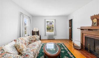 154 Chapmans Ave, Warwick, RI 02886