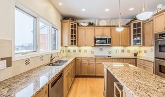 5401 Pinnacle Ct, Ann Arbor, MI 48108