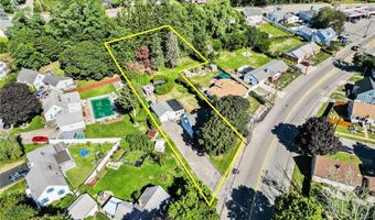 333 Phenix Ave, Cranston, RI 02920