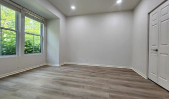 208 W HYDE St, Arlington Heights, IL 60005