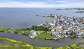 204 N Bay Dr, Bayville, NJ 08721