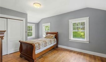 25 Pineland St, North Kingstown, RI 02852