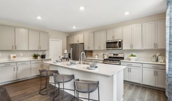 8097 Wesleyan Dr, Avon, IN 46123