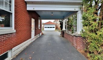 320 S 9TH St, Akron, PA 17501