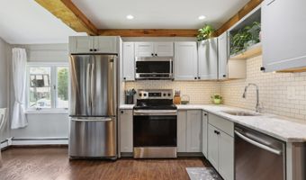 52 Berkshire Dr, Brookfield, CT 06804