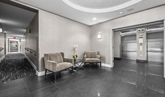 1111 ORONOCO St 326, Alexandria, VA 22314