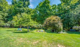 206 Mcpeek Rd, Andover, NJ 07848
