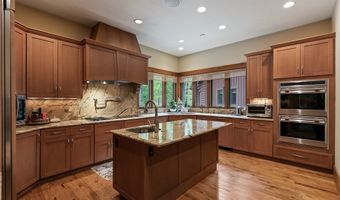 805 Cascades Dr, Aurora, OH 44202