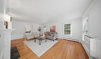 5 Beaver Pond Rd, Albany, NY 12211