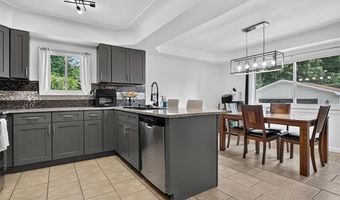 426 N Main St, Almont, MI 48003