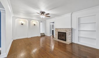 2327 Donald St, Ames, IA 50014