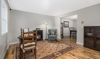 5 Hickory Hill Dr, Londonderry, NH 03053