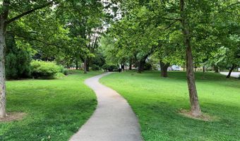 828 S HIGHLAND St, Arlington, VA 22204