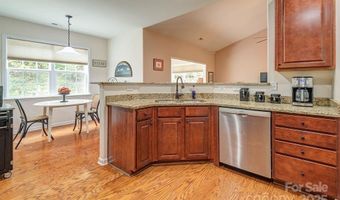 11 River Walk Dr, Asheville, NC 28804
