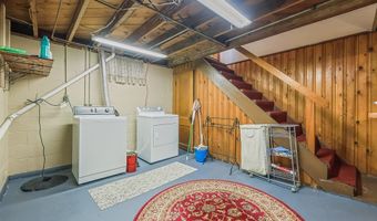 357 Maplewood Dr, Alliance, OH 44601