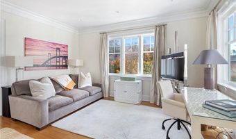 2 Harbor View Dr, Newport, RI 02840