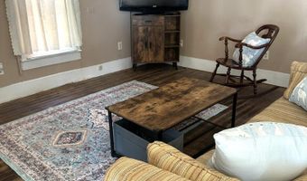 902 N Jefferson St, Ava, MO 65608