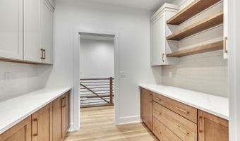 2707 1st St, Arnolds Park, IA 51331
