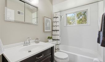 8233 Marvale Ln, Affton, MO 63123