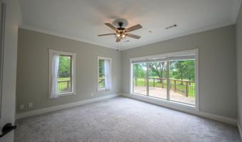 100 Plantation Ln, Batesville, AR 72501