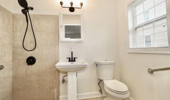 735 W NORTH St, Dover, DE 19904