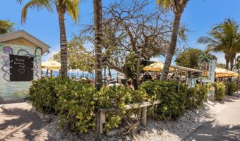 108 2ND St N, Bradenton Beach, FL 34217