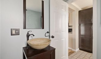 507 County Rd, Barrington, RI 02806