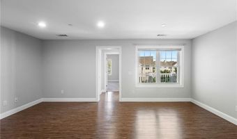 60 Saw Mill Dr 301, North Kingstown, RI 02852