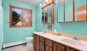 5122 Elizabeth Ln, Almont, MI 48003