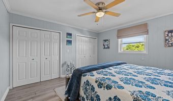 205 Barefoot Ln, Atlantic Beach, NC 28512