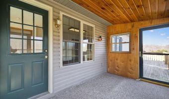 8923 E Sassafras Rd, Bloomfield, IN 47424