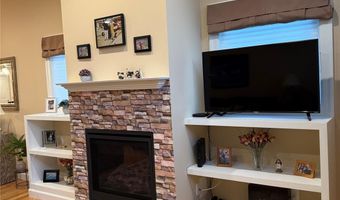 10 Juniper Pl 10, Bohemia, NY 11716