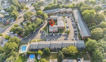 50 Greenhouse Rd 42D, Bridgeport, CT 06606
