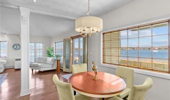 99 Smith St, Bristol, RI 02809