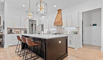 1013 Prairie View Rd, Ardmore, OK 73401