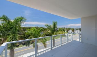 1020 SUNSET POINT Rd 213, Clearwater, FL 33755