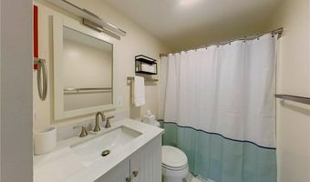 364 Bellevue Ave 5A, Newport, RI 02840
