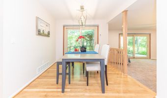 2728 Kimberley Rd, Ann Arbor, MI 48104