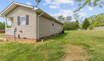 861 Creed Rd, Ararat, NC 27007