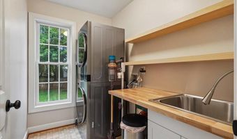 42855 CHATELAIN Cir, Ashburn, VA 20148