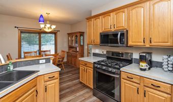 1018 Falcon Dr SE, Altoona, IA 50009