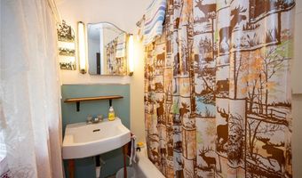 6748 Cedar St, Akron, NY 14001