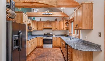 4 Spruce Mountain Trl, Danbury, CT 06810
