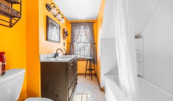 15 Fairfax St, Bangor, ME 04401