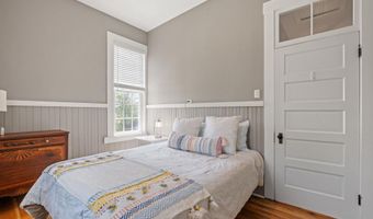 10 Wharf Rd, Center Harbor, NH 03226