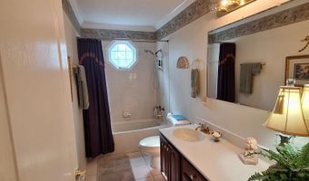 250 Weatherly Dr, Baxley, GA 31513