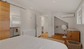 59 Houston Ave, Newport, RI 02840