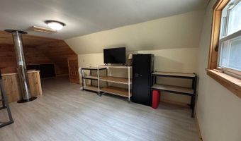 6 Maple Dr, Abbot, ME 04406