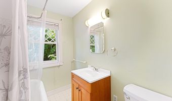 202 Norfolk St, Bangor, ME 04401