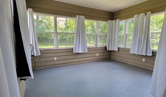 715 S Dodge St, Algona, IA 50511